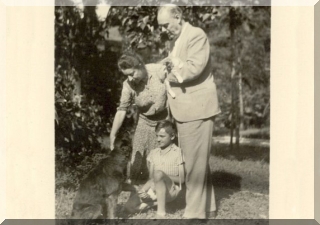 Alcide with his wife Matilde and adopted son, Francesco Marchi Bartolozzi